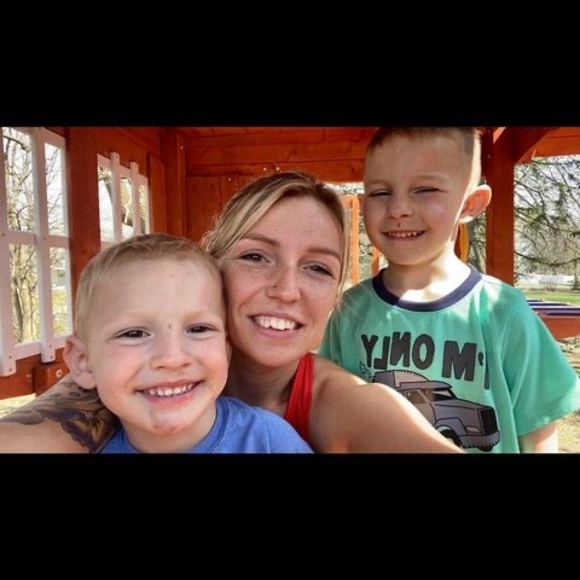 Meet your Posher, Robyn - Picture 1 of 1